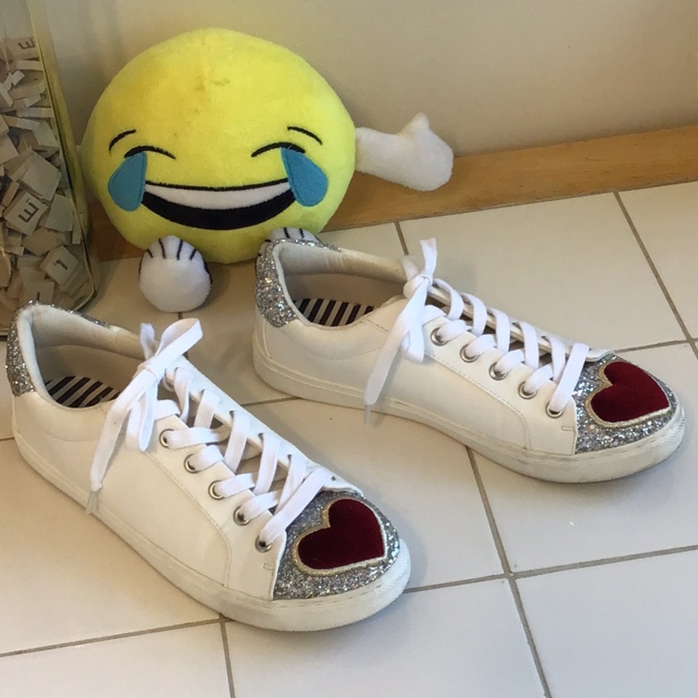 ‘Betsy Johnson’ White w/Red Velvet Hearts/Glitter Lace-Up Sneakers - Picture 2 of 8